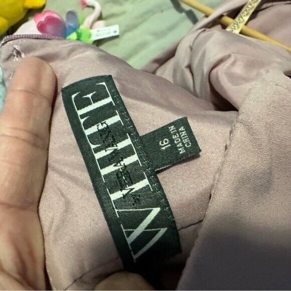 Vera Wang White Quartz V Neck Halter Gown with Sash VW360214 Size 16 - Picture 10 of 16